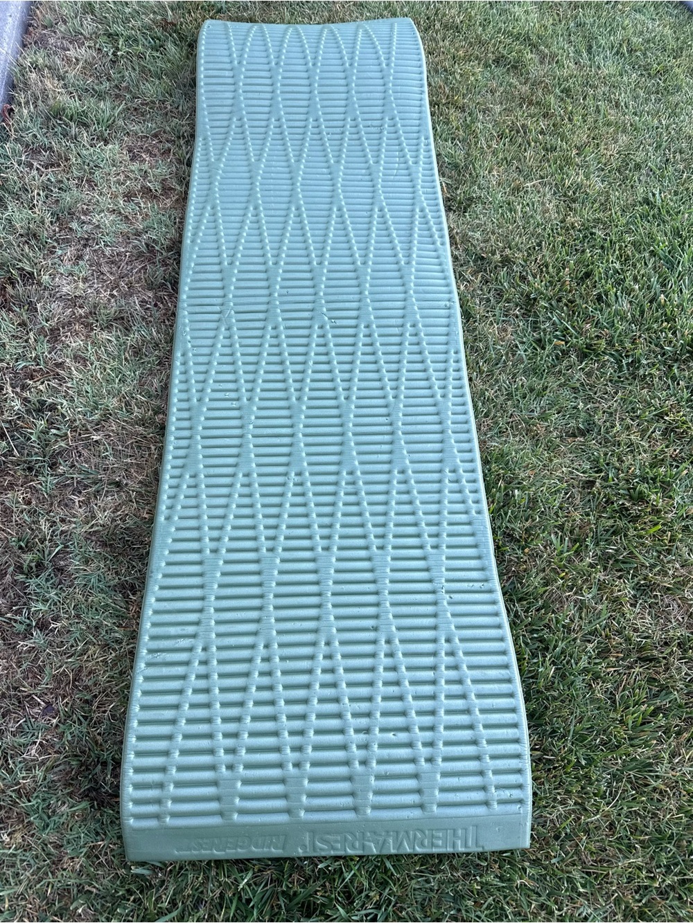 Closed-Cell Foam Sleeping Mat in Sage Green